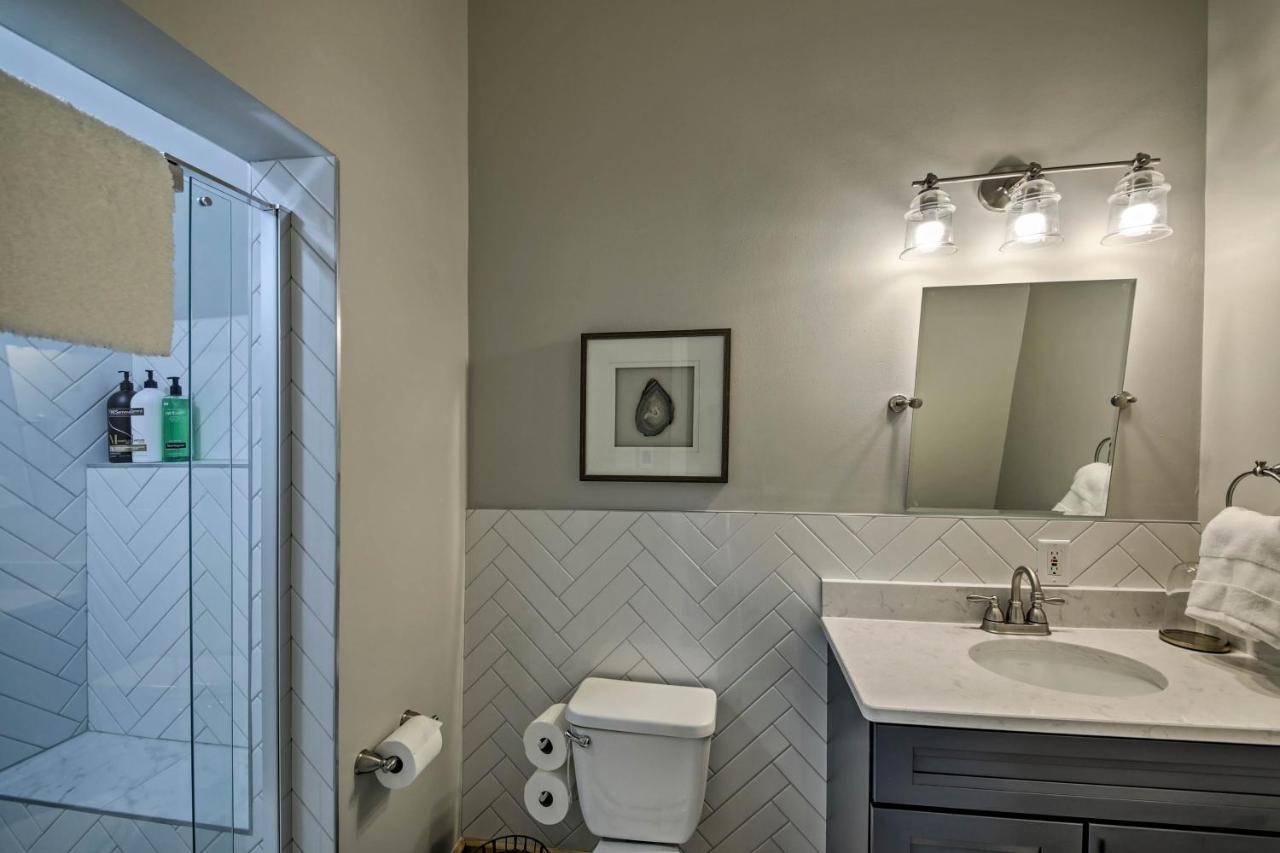 Updated Indianapolis Home, Walk To Lucas Oil! Bagian luar foto